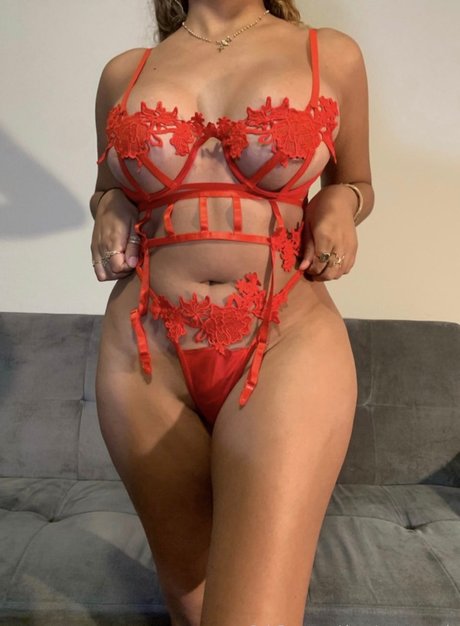 Elison Avocado exclusive pornstar pic