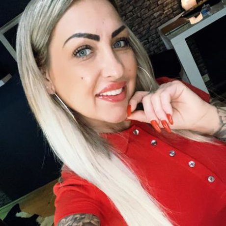 Tina2212 pornstar hot pic