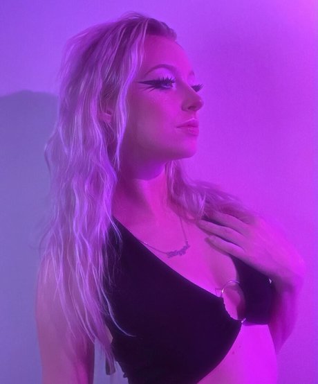 UrEbabe model free gallery