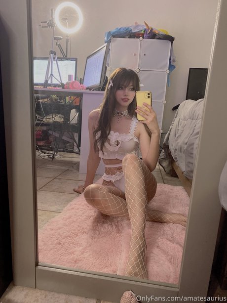 Amate Saurius model adult image