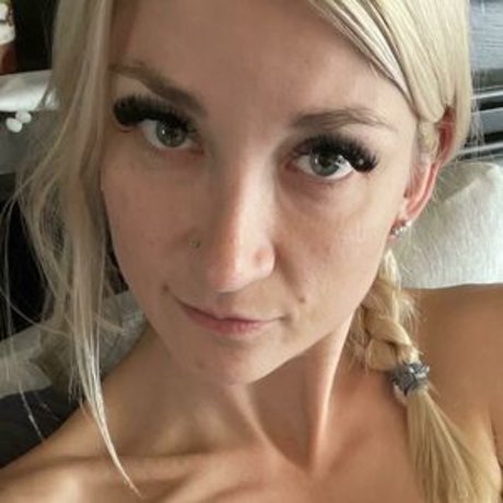 icequeen31 adult model pictures