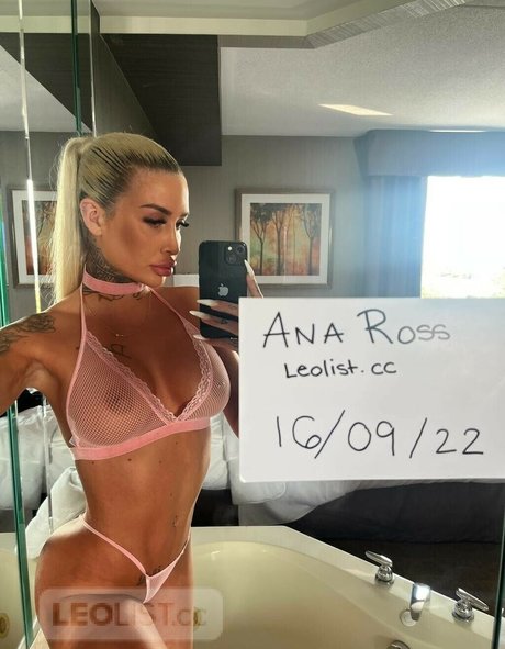 Elodie Baillargeon Roy model nice pic