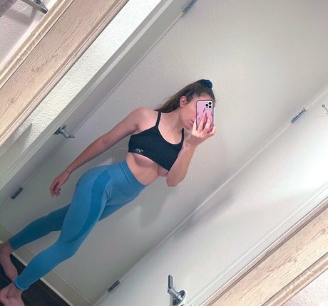 Torii Maddsion top model img