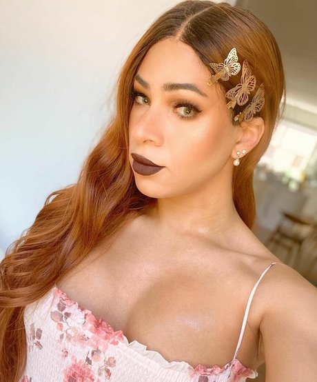 Persephiroth hot actress pics