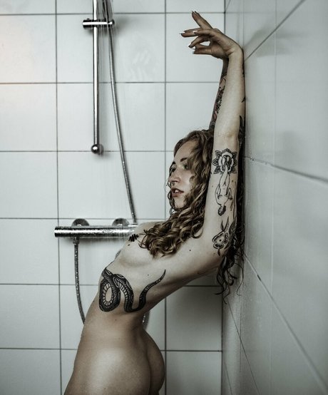 empressscarlett perfect star photos