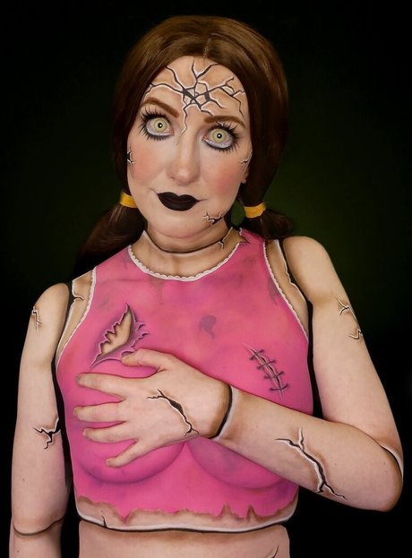 rednamrahC xxx star galleries