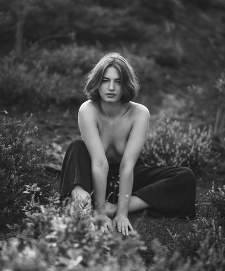 Anna Tauber nude model photo