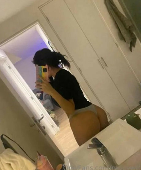 MonyWTFLive pornstar xxx pictures