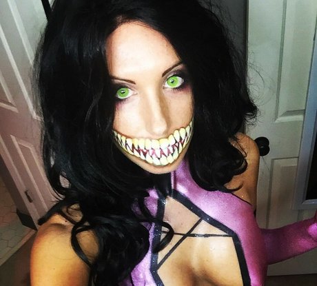 Malorie Woods star naked pictures