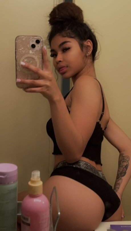 Urfavvsugarrushh naked actress photo