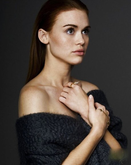 Holland Roden exclusive actress photos
