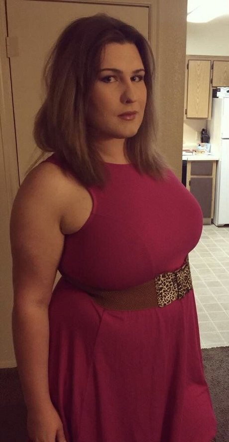 TS Allanah Allure model exclusive pictures