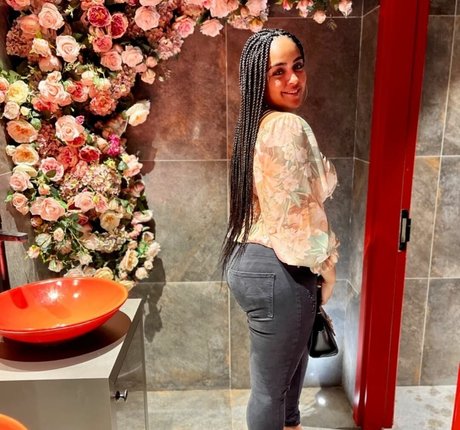 Stargirlsarah19x hot actress pics