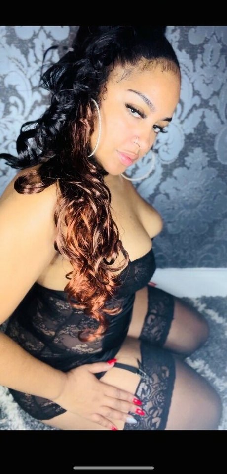 Stargirlsarah19x pornstar nude archive