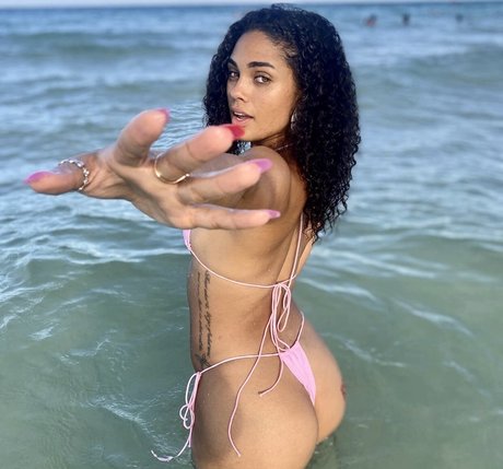 Ravyn Rochelle star adult pic