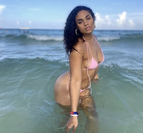 Ravyn Rochelle star nudes pictures