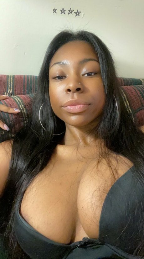 Annah Nicki Smith star pornographic pic