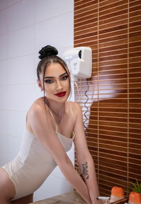 lulualice pretty pornstar photos