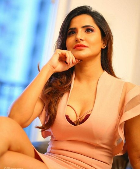 Ashu Reddy model hot archive