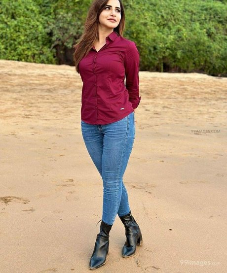 Ashu Reddy model nice pictures