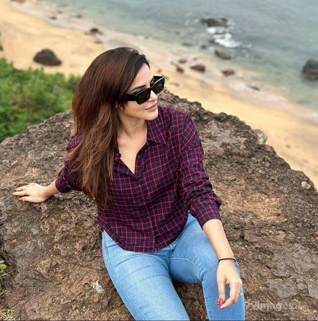 Ashu Reddy actress pic