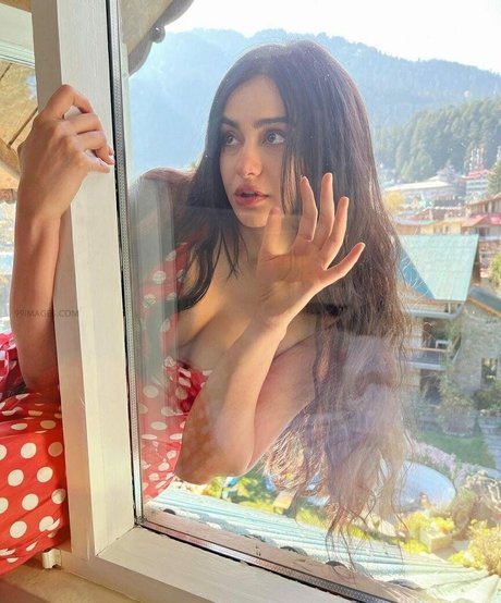 Adah Sharma star art gallery