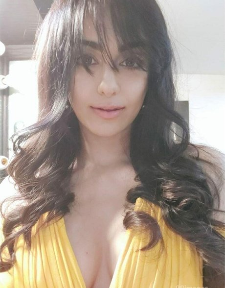 Adah Sharma sex model img