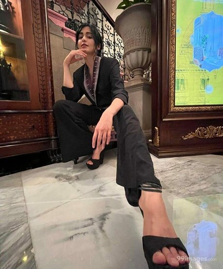 Adah Sharma sex model archive