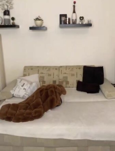 Hunter v90 adult model picture