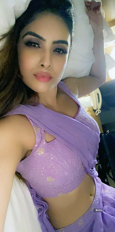 Neha Malik model beautiful img