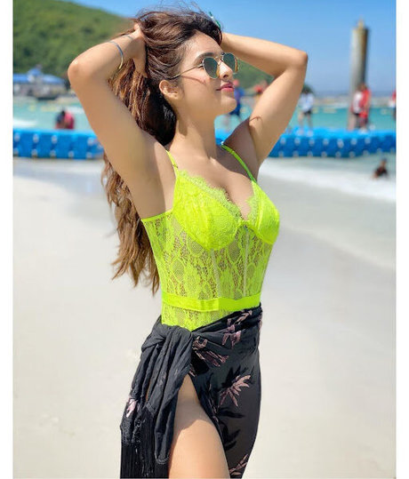 Neha Malik sexy star pics