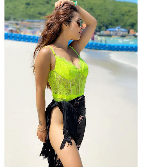 Neha Malik perfect star photo