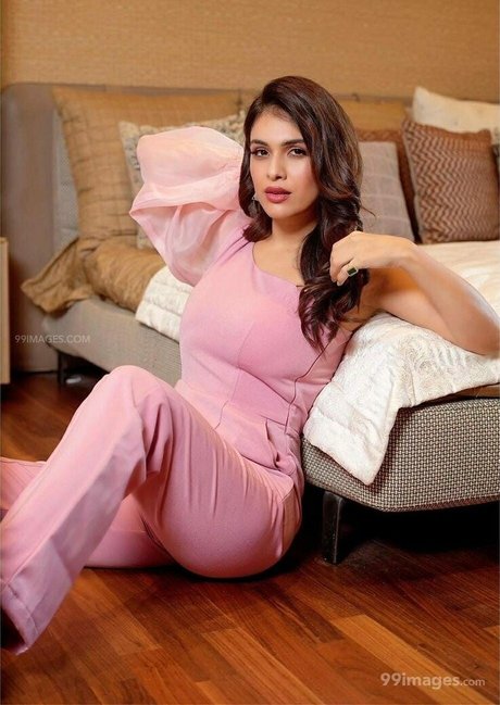 Neha Malik hd star galleries