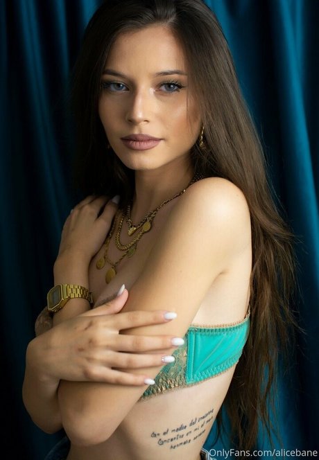 isia slay nice model image