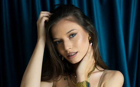 isia slay best model pic