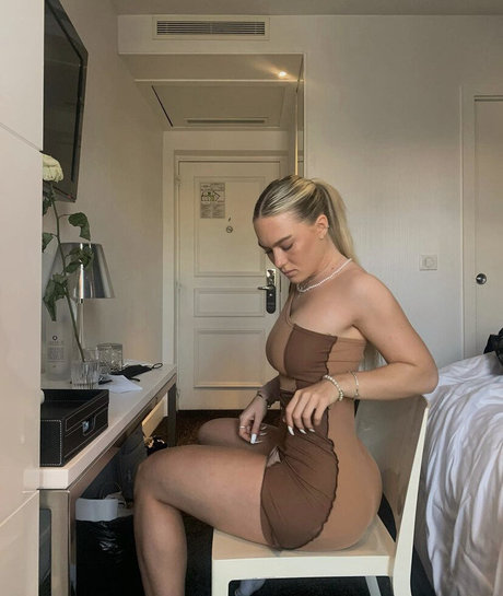 Hannabaumnn pornstar exclusive images