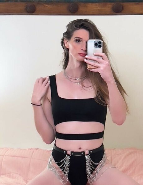 ALesserDeity perfect pornstar gallery