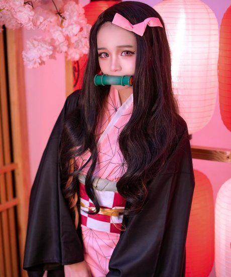 miholy hot actress archive