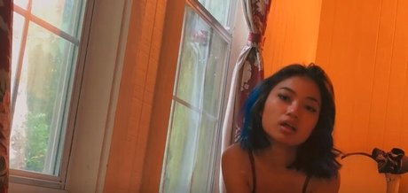 Little Gee model porn pics