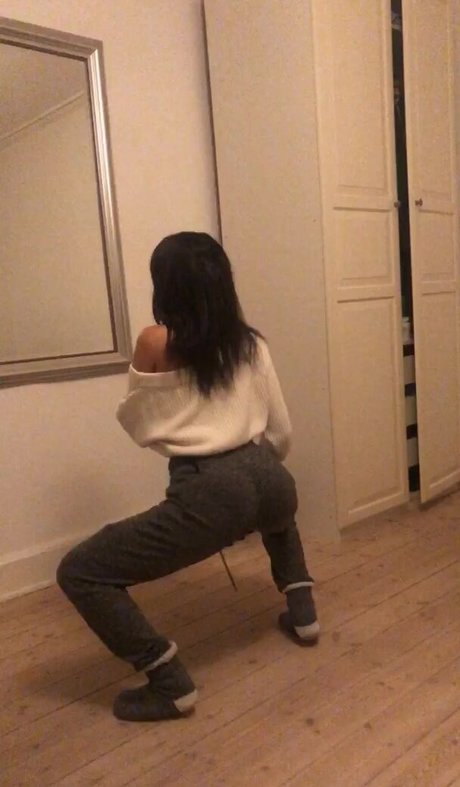 Grandmae beautiful model images