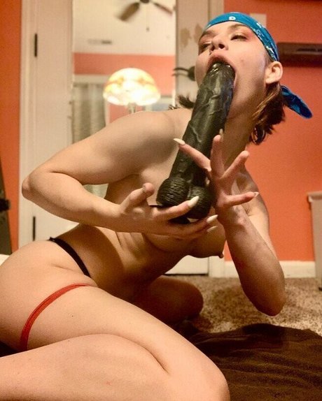 Roanoak high quality model photos