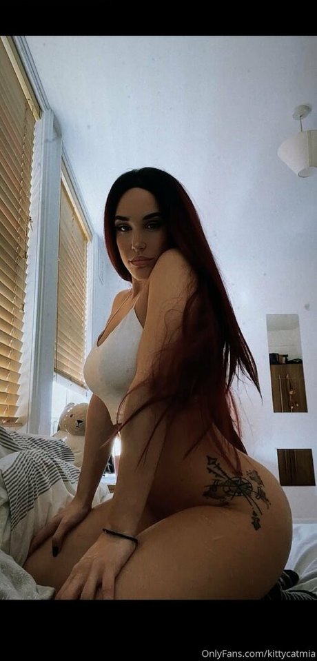 Dafni Kouneli model top photo