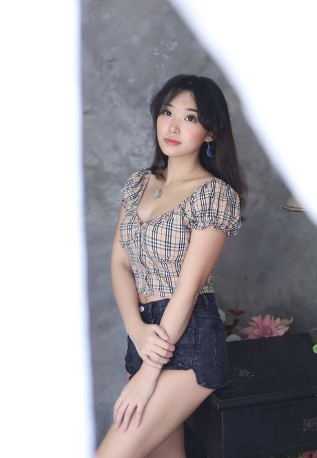 Livy Renata star porn image