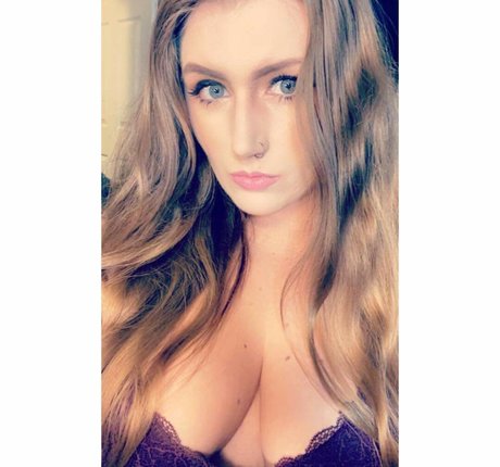 Annieisnotok sexy star picture