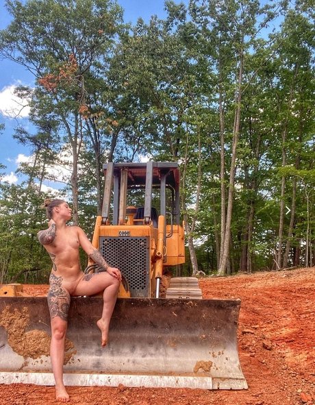 Tierneyalise71 adult model pics