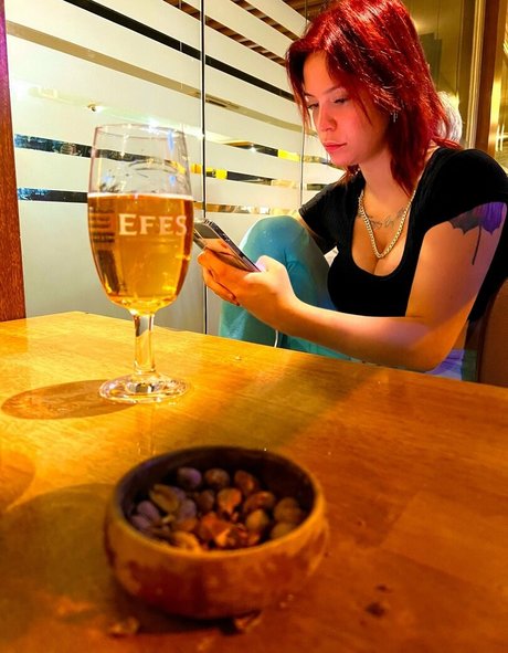 Arzu Ylmaz nice star photo