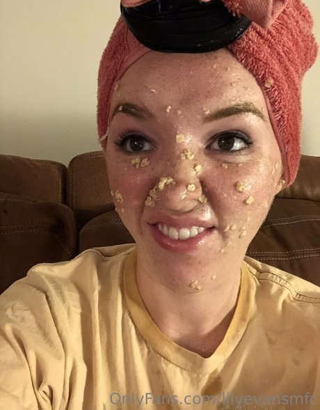 LilyEvans pornographic star image