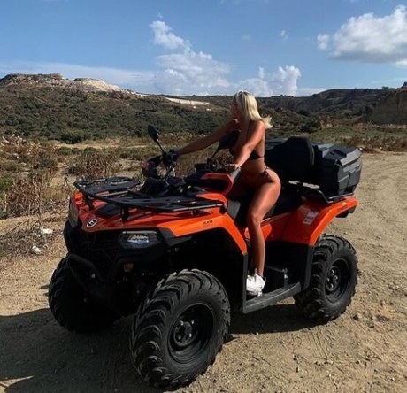 Cat Dart nude pornstar pictures