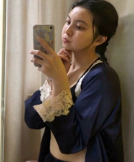 Amber Chan pretty pornstar pictures