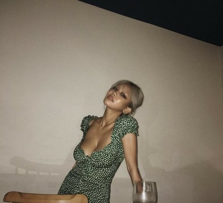 maaa te nude model image